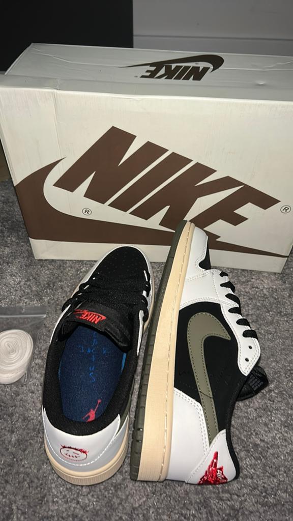 Schoen maat 41! (Valt groot) (NIEUW), Overige kleuren, Nieuw, Ophalen of Verzenden, Sneakers of Gympen