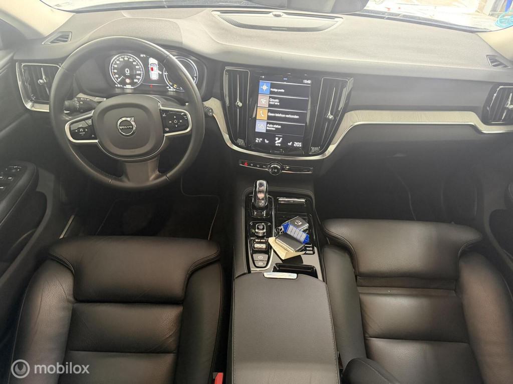 Volvo V60 2.0 T8 Twin Engine AWD Inscription PANO/LEER, Automaat, Gebruikt, 4 cilinders, Wit