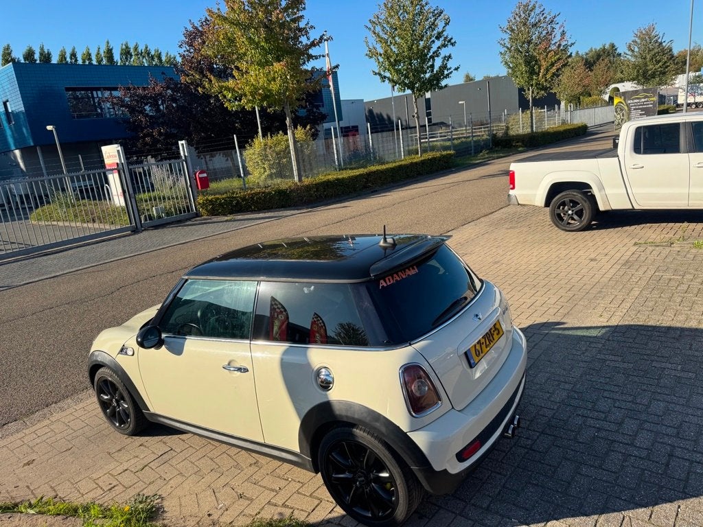 Mini Cooper S 1.6 R56 Leer Pano Dak Nwe APK ELKE ZONDAG OPEN, Auto's, Voorwielaandrijving, Gebruikt, 4 cilinders, 4 stoelen