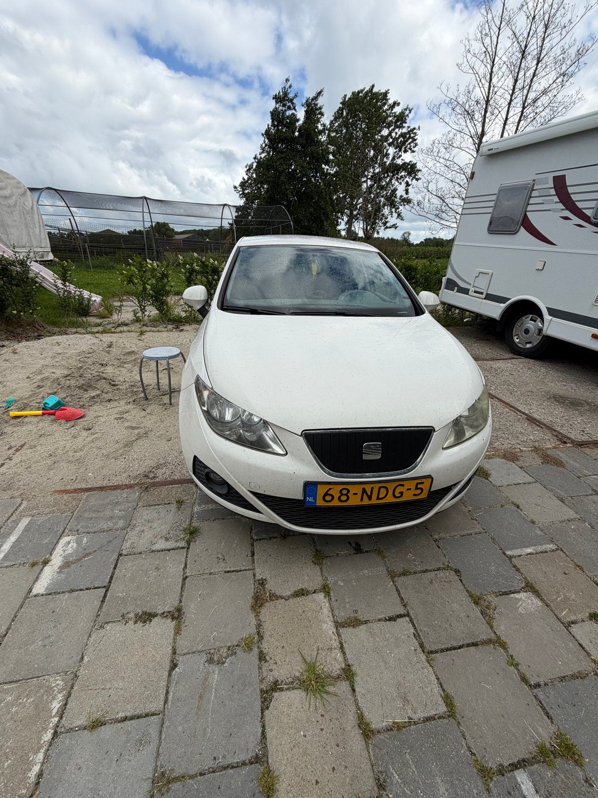 Seat Ibiza 1.2 TDI 55KW Ecomotive 2010 Wit, Auto's, Voorwielaandrijving, 74 pk, 1199 cc, 96 €/maand