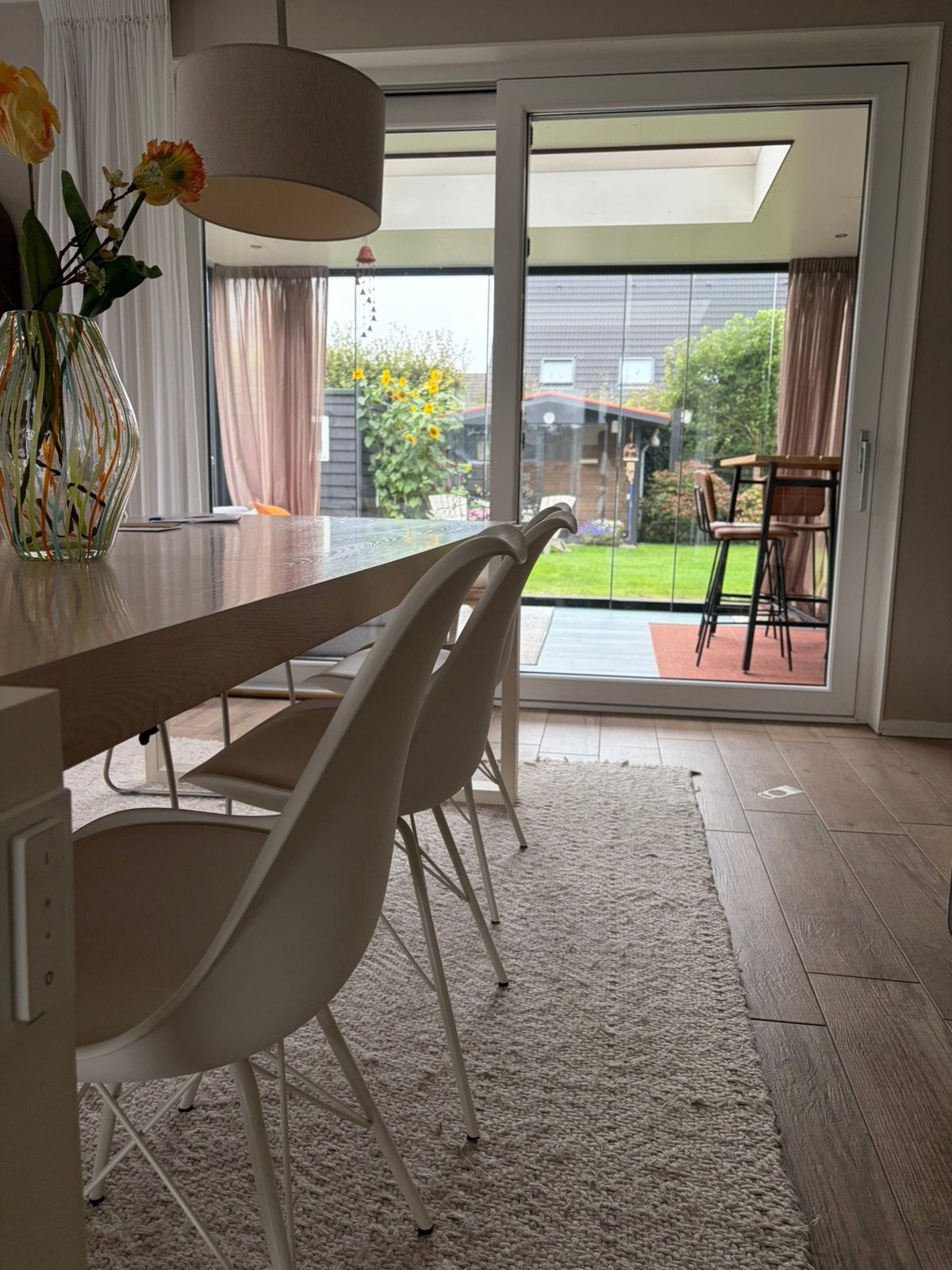 Jysk witte eetkamer stoelen, € 20,— per stuk, Ophalen, Zo goed als nieuw, Wit, Vijf, Zes of meer stoelen