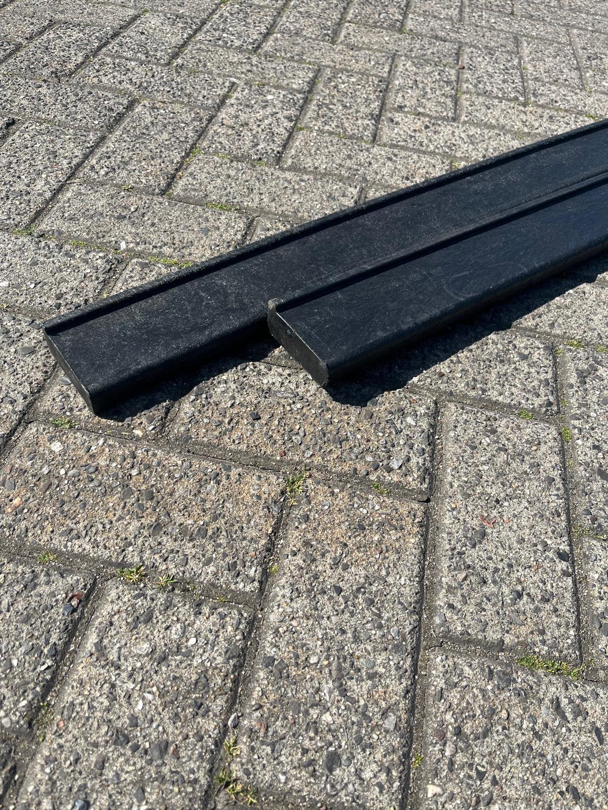 Eerste balk onder tuinhuis. Voorkom rot ga voor kunststof!, Ophalen, Nieuw, 250 cm of meer