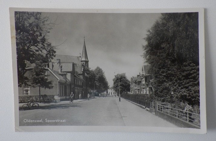 1950 OLDENZAAL Spoorstraat kerk geen enkele auto / Hartman, Ophalen, 1960 tot 1980, Gelopen, Overijssel
