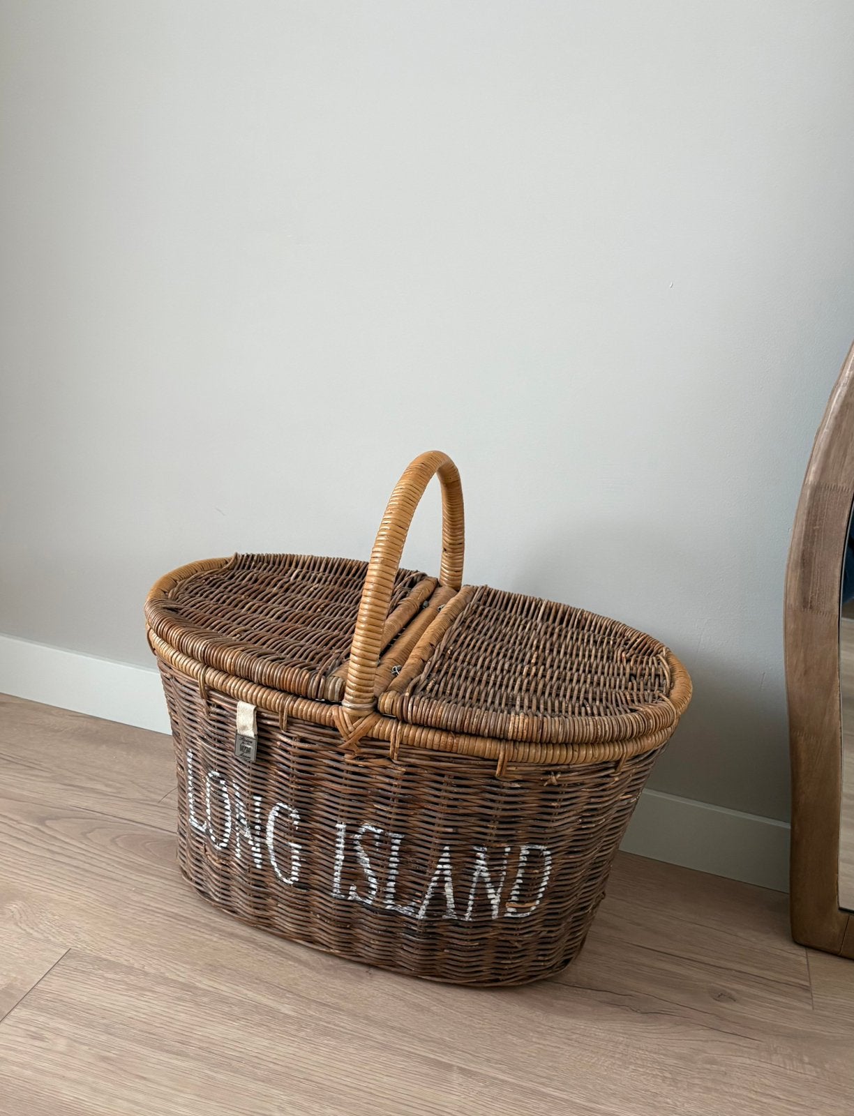 Riviera Maison grote picknickmand Long Island, Huis en Inrichting, Ophalen, Gebruikt, Mand, Met hengsel