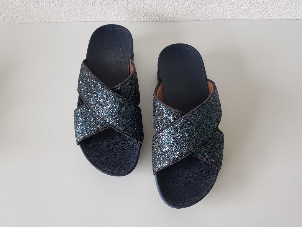 Fitflop maat Eu 37 / Uk 4 / Lulu blauwe glitter slippers, Kleding | Dames, Schoenen, Slippers, Zo goed als nieuw, Fitflop, Verzenden