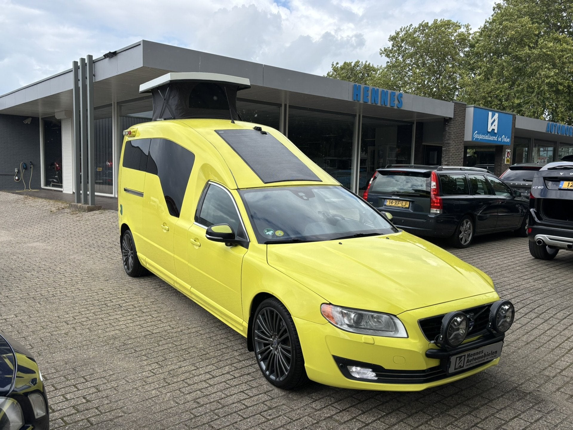 Volvo V70 D5 AWD NILSSON 275pk Camper Zonnepaneel 3Pers, Auto's, Euro 5, 15 km/l, Gebruikt, Leder en Stof