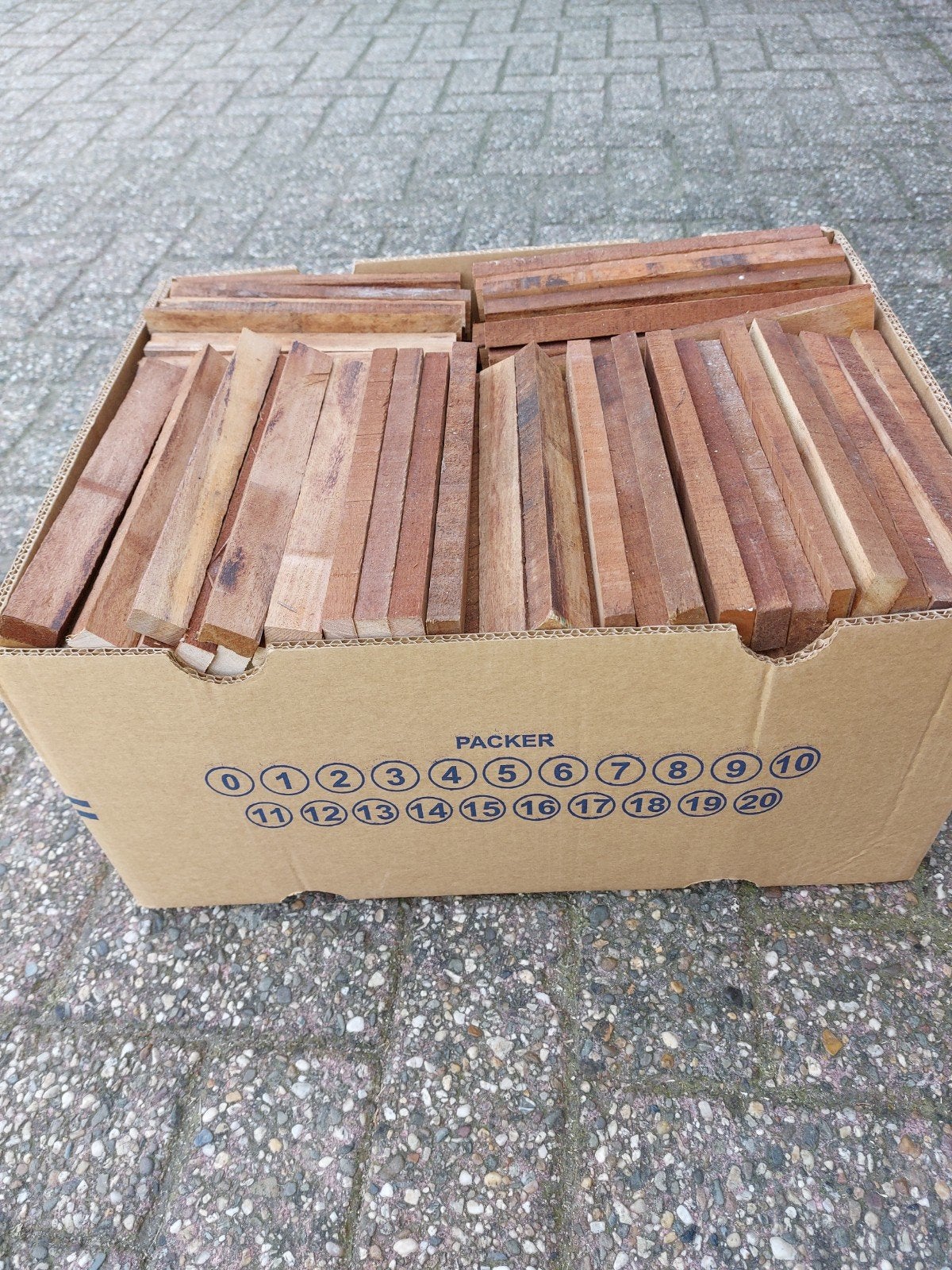 droge hardhouten latten, Minder dan 3 m³, Ophalen