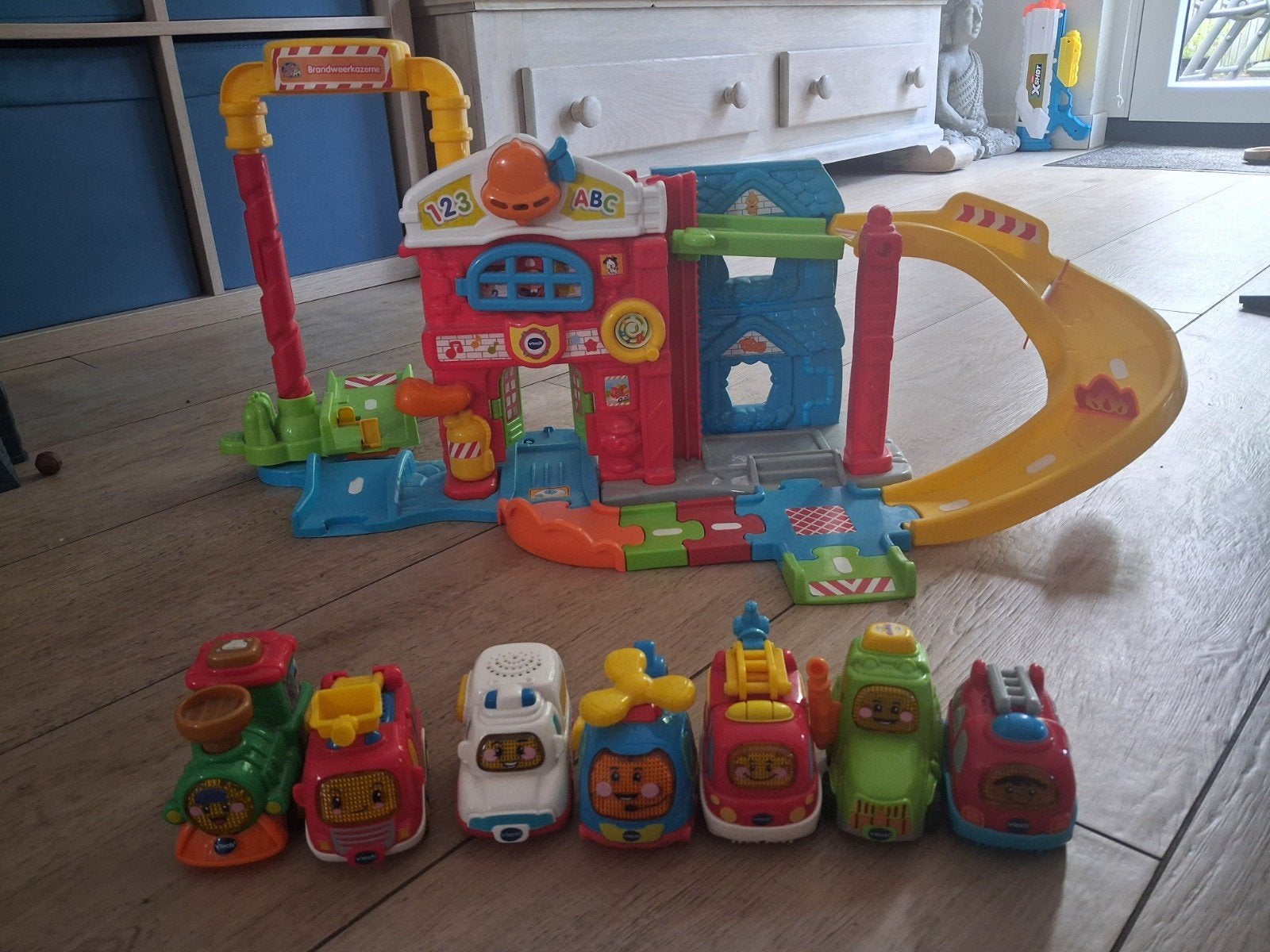 Vtech - ToetToet Brandweerkazerne met auto's, Kinderen en Baby's, Speelgoed | Vtech, Ophalen, Zo goed als nieuw, 2 tot 4 jaar