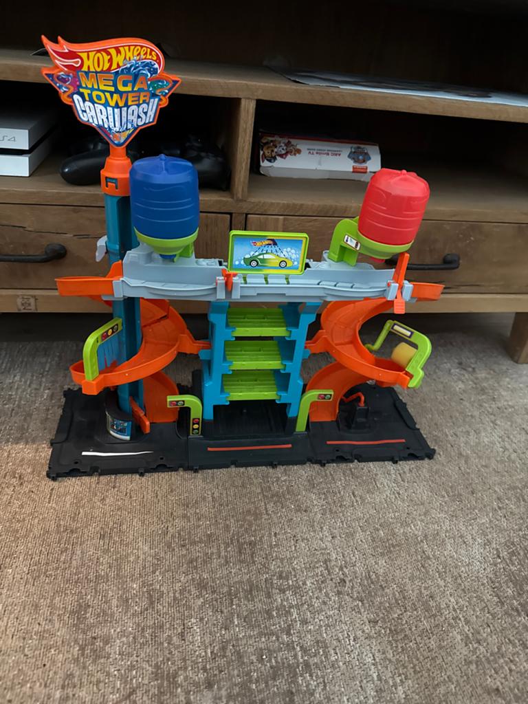Hot Wheels Mega Tower Carwash - Schone auto's gegarandeerd!, Ophalen, Gebruikt, Jongen of Meisje