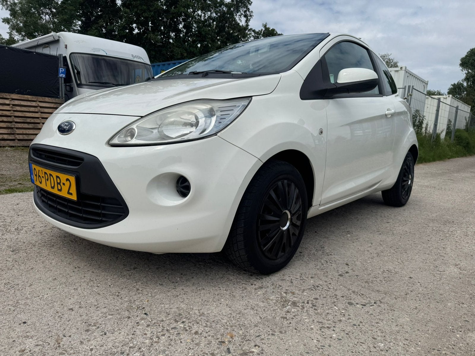 Ford Ka 1.2  uit 2010 met Airco, Auto's, Ford, Particulier, Ka, Benzine, B, Hatchback, Handgeschakeld, Origineel Nederlands, Wit