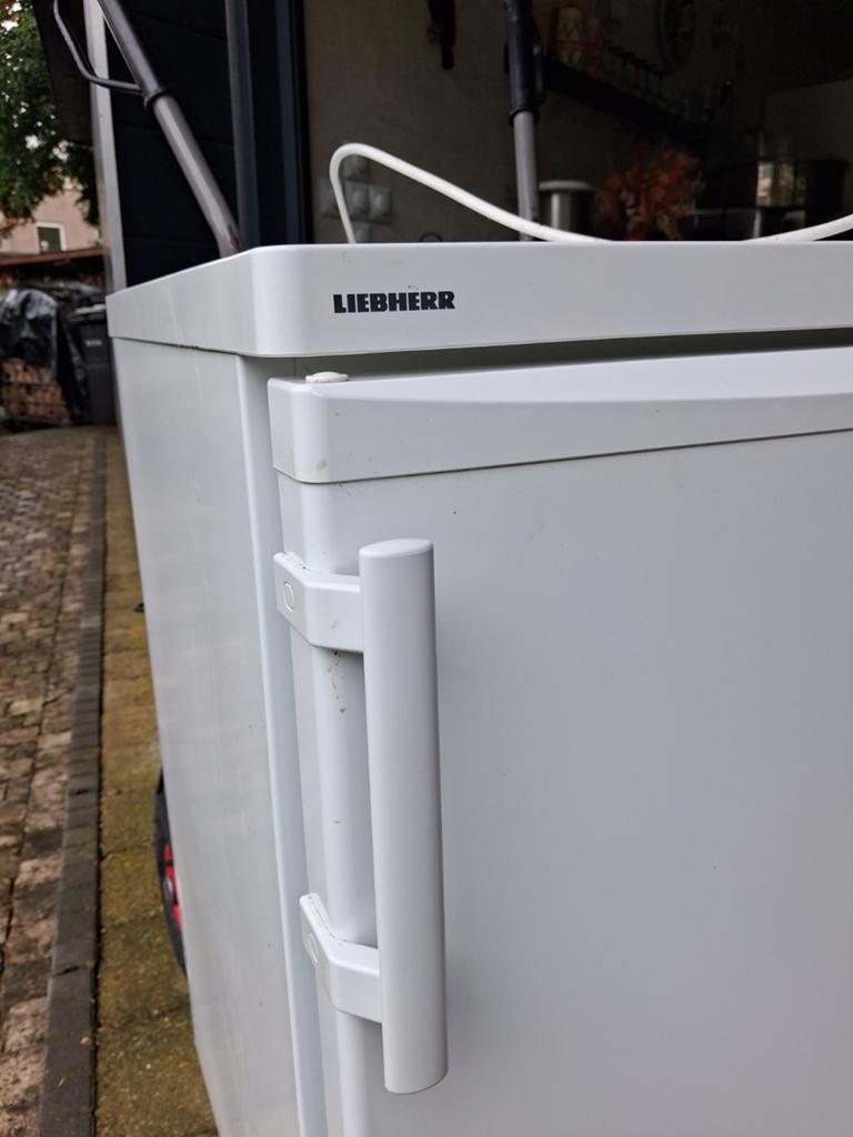 Te koop nette tafel model liebherr koelkast met vriesvak, Witgoed en Apparatuur, Ophalen of Verzenden, Met vriesvak