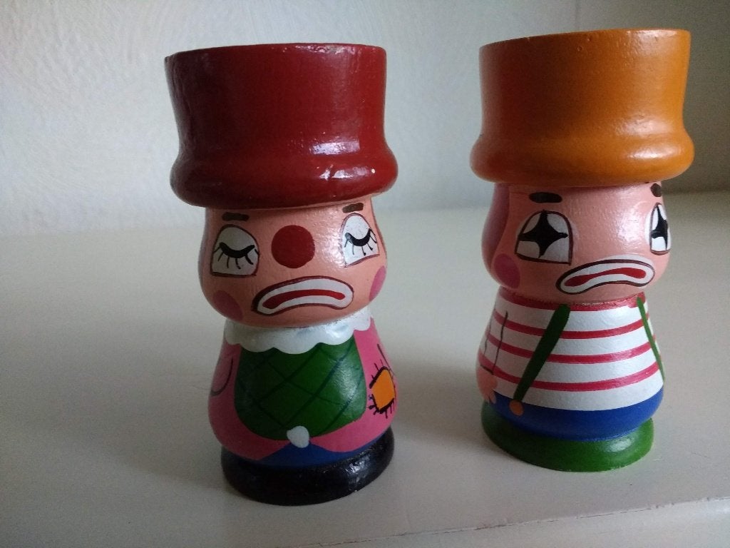 2 keer Houten eierdop beschilderd clown per stuk te koop, Huis en Inrichting, Keuken | Servies, Overige materialen, Overige typen