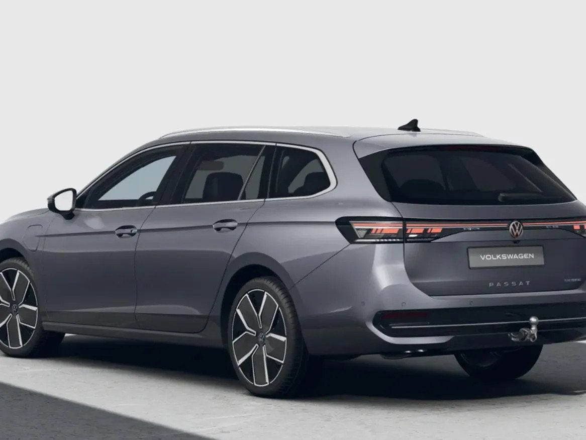 Volkswagen Passat Variant Elegance Business 1.5 eHybrid 150, Dealer onderhouden, 1498 cc, Nieuw, Zilver of Grijs