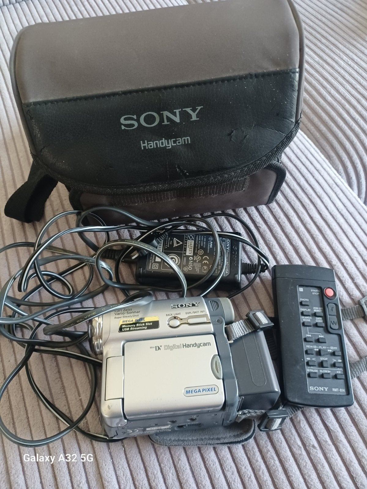 Sony Handycam DCR-TRV14E Digital Video Camera met Tas, Ophalen of Verzenden
