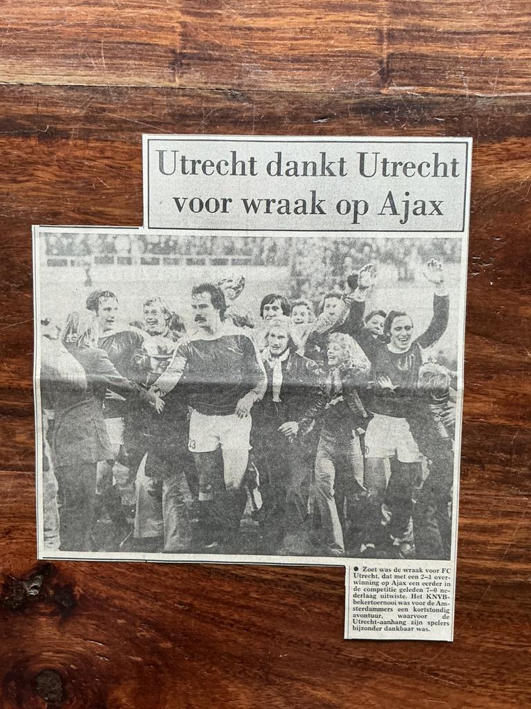 Voetbal krantenartikel FC Utrecht Ajax november 1976, Ophalen of Verzenden, Knipsel(s)