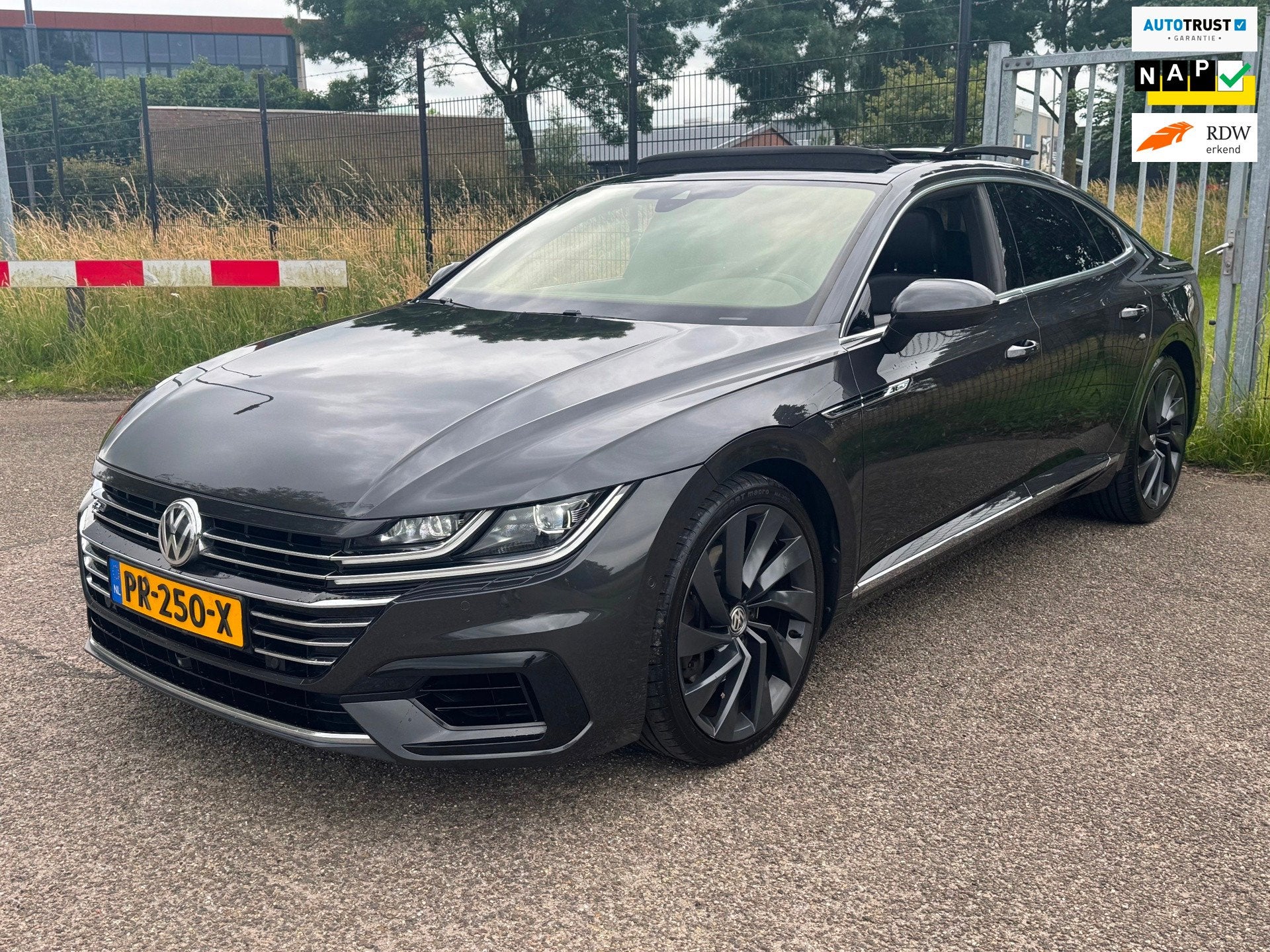 Volkswagen Arteon 2.0 TSI 4Motion Business R Panodak 20inch, Automaat, Arteon, Gebruikt, 4 cilinders
