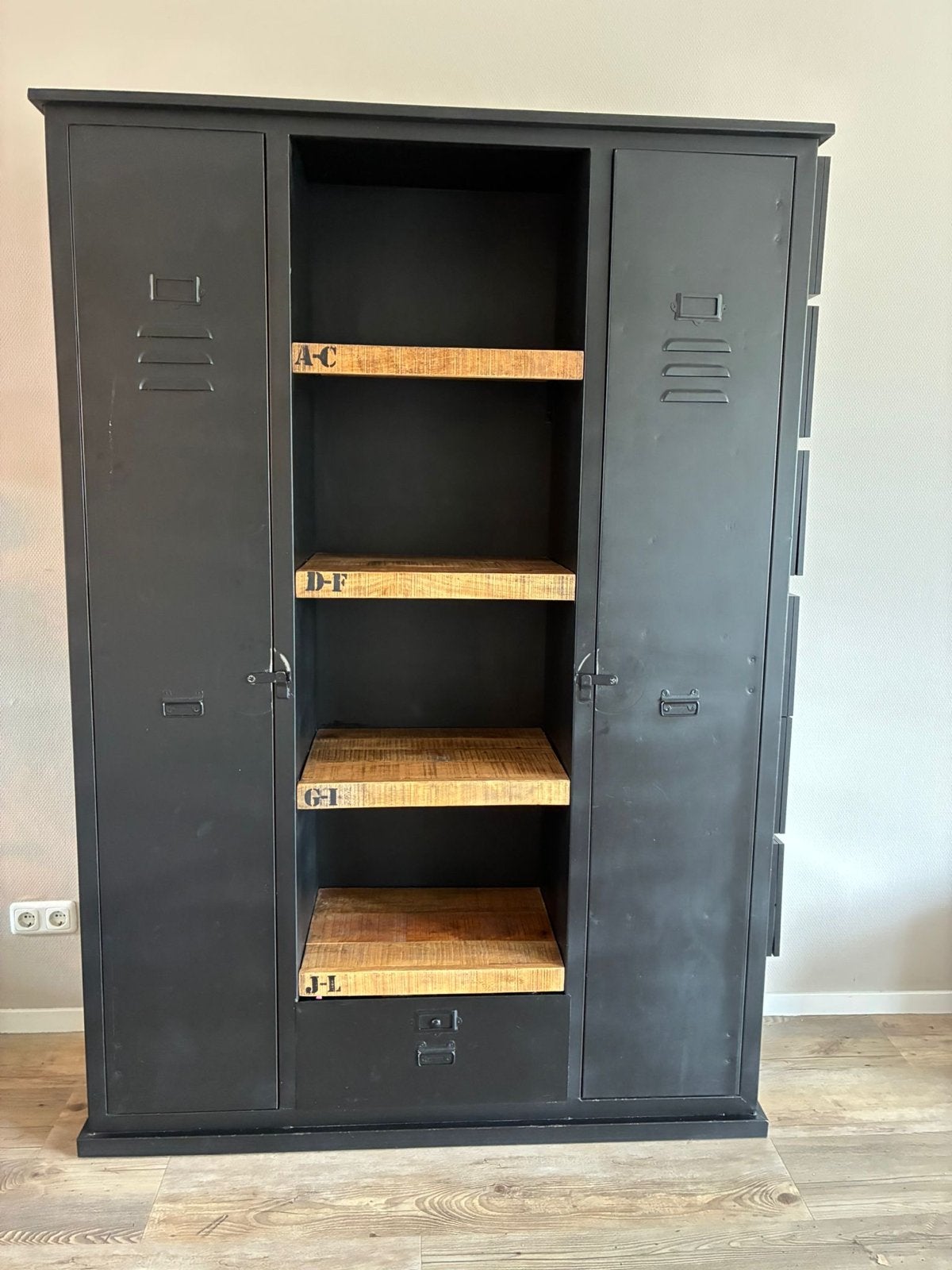 Industriële Boekenkast Mangohout & Metaal Zwart 140x42x196cm, Huis en Inrichting, Kasten | Boekenkasten, Ophalen, 100 tot 150 cm