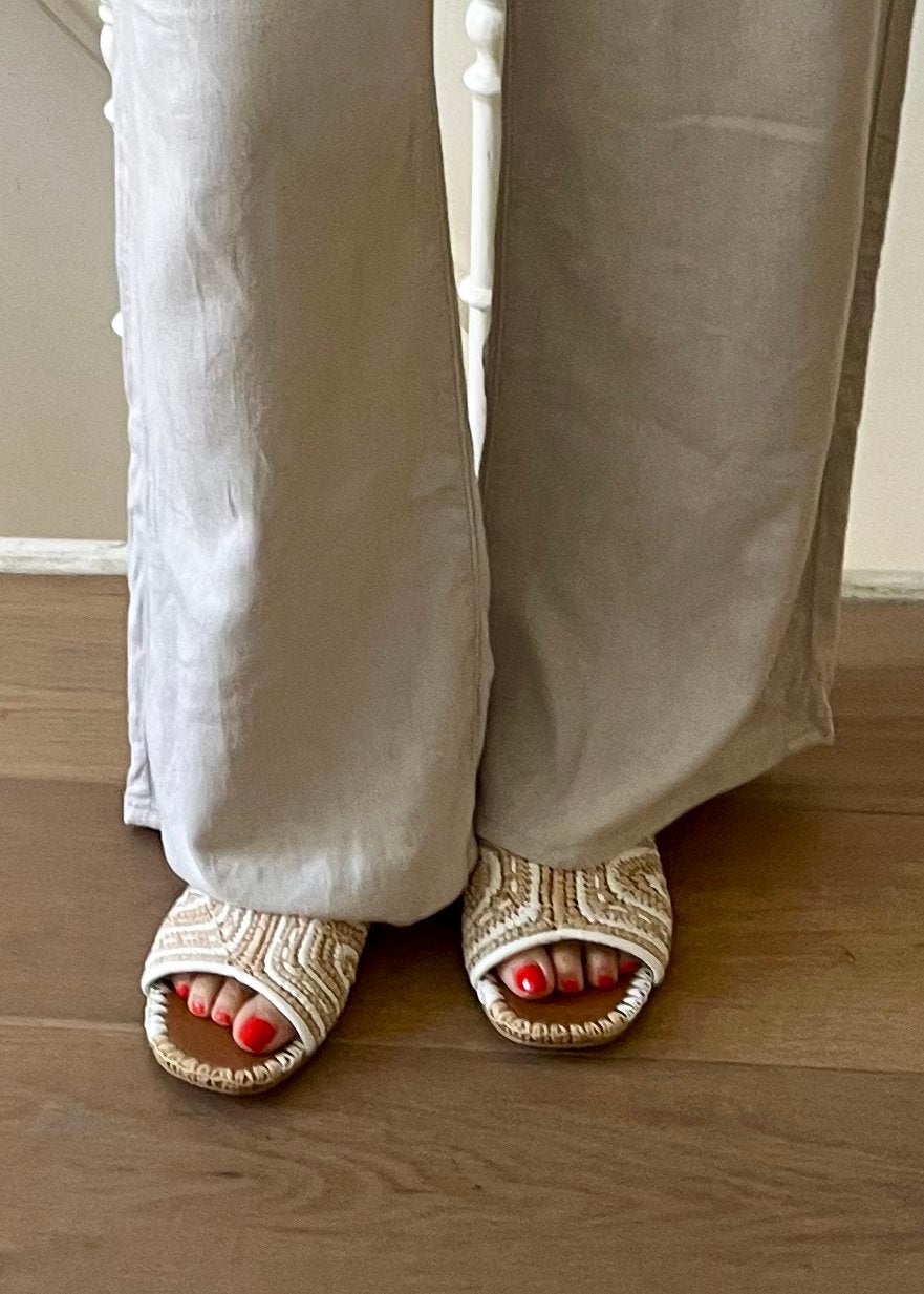 Leuke zomerse muiltjes van Toral Maat 39 ️, Verzenden, Wit, Nieuw, Sandalen of Muiltjes