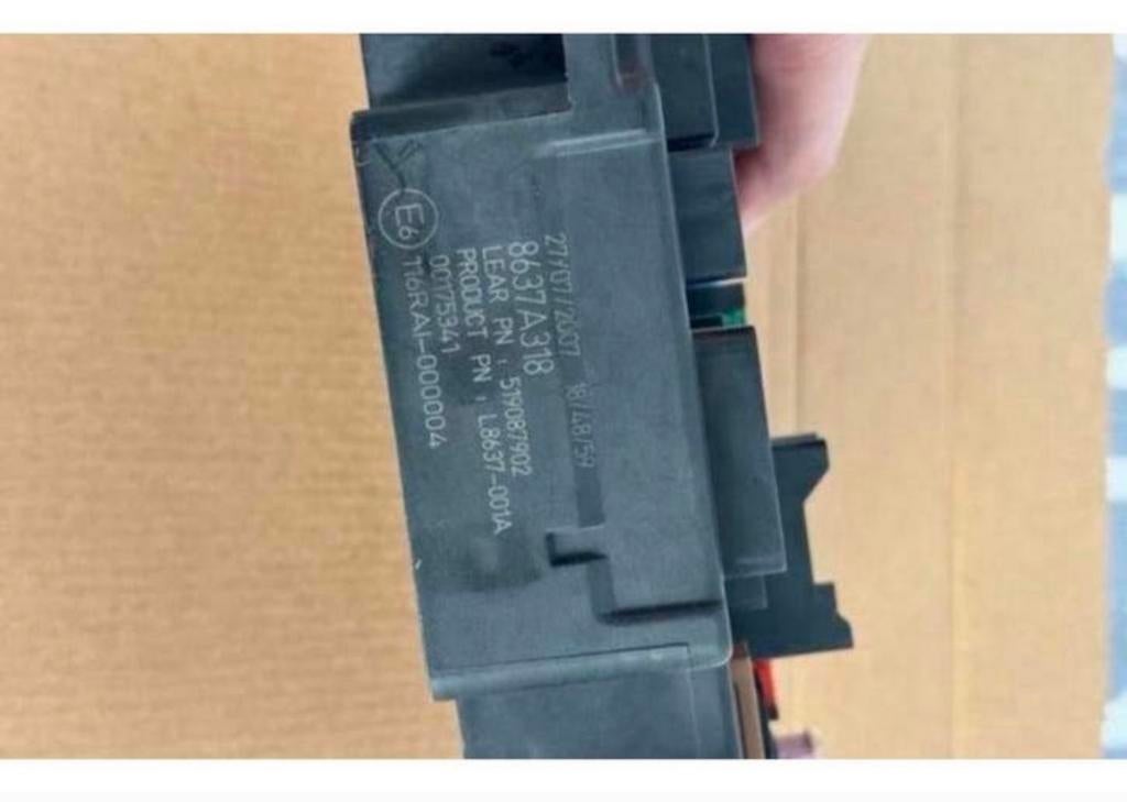 Peugeot 4007 zekeringkast body control module bcm 8637A318, Ophalen of Verzenden, H, H, H