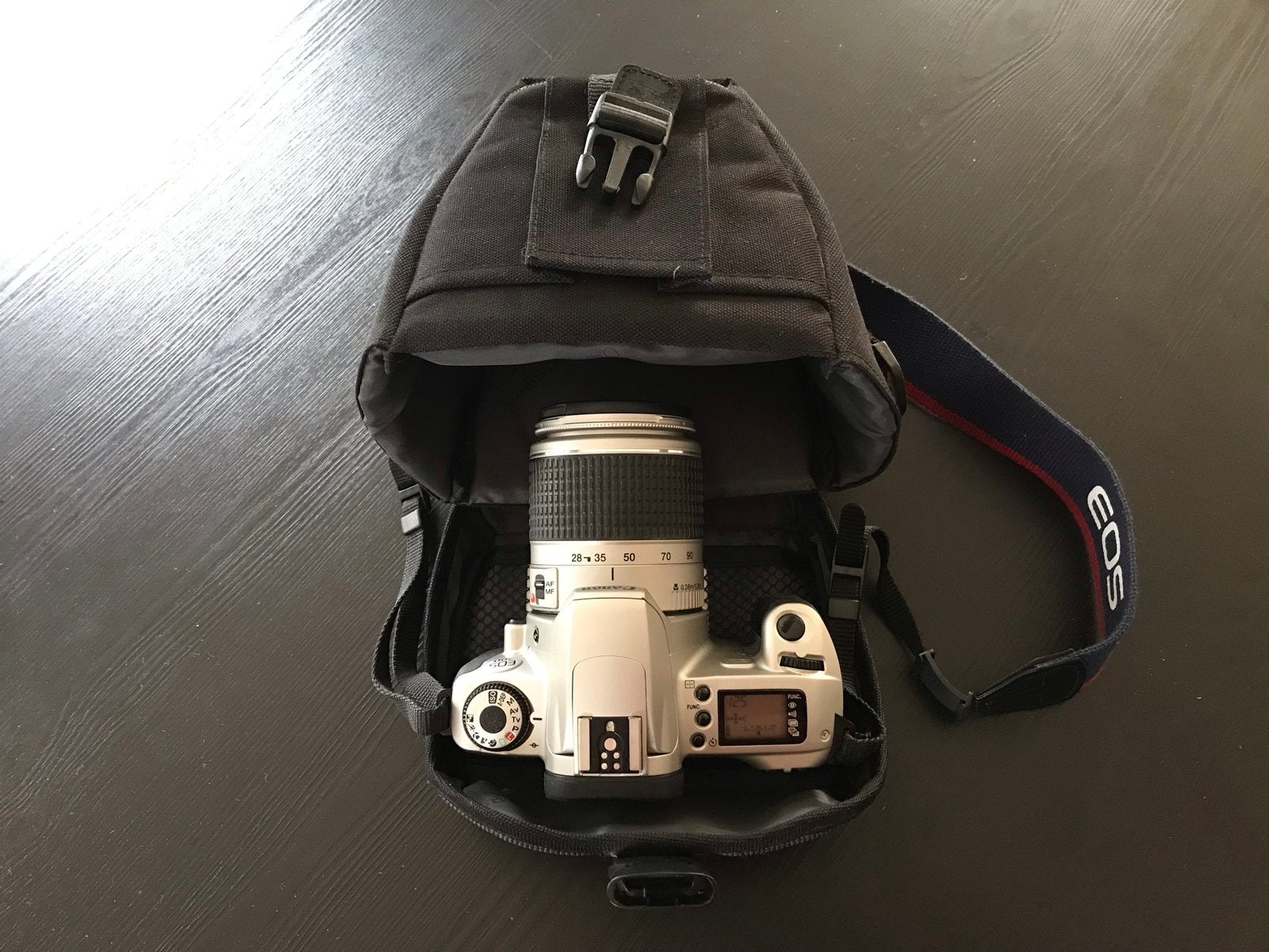 Canon EOS 300 Spiegelreflexcamera met lens en tas, Audio, Tv en Foto, Ophalen, Gebruikt, Spiegelreflex, Canon