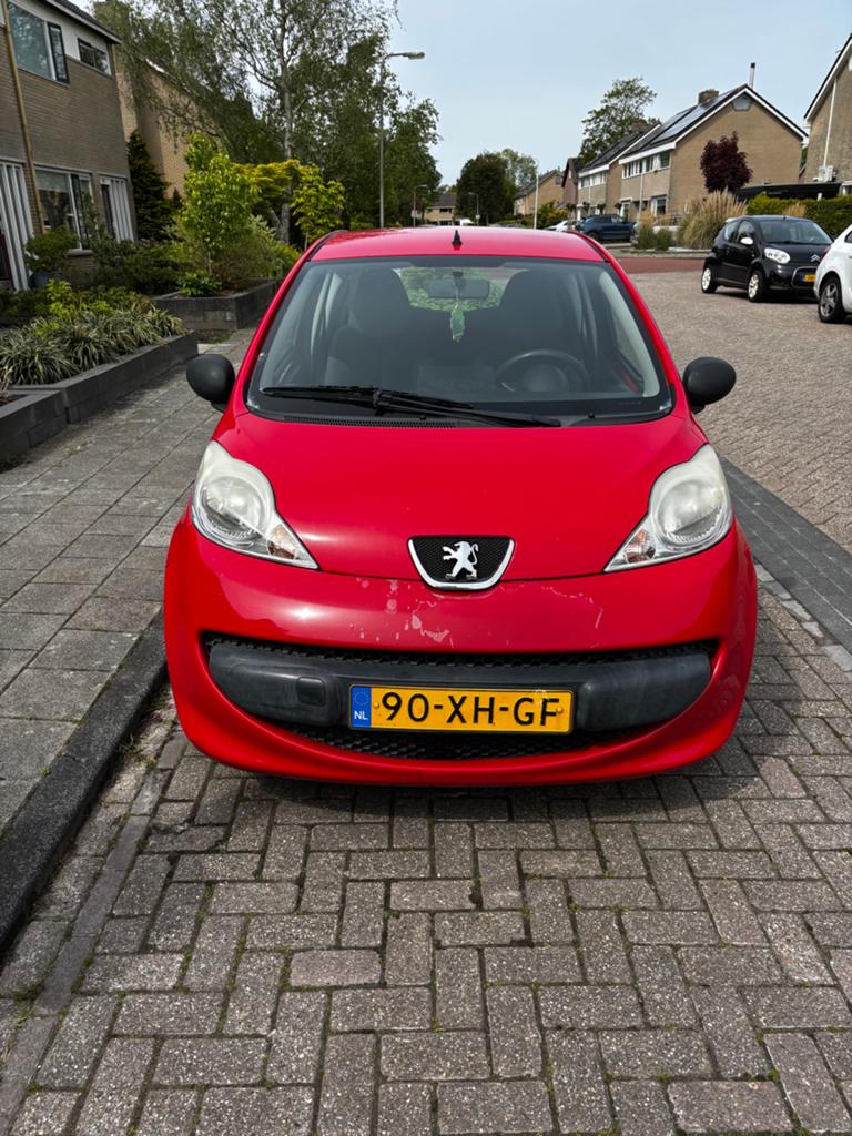 Peugeot 107 1.0 12V 3DR 2007 Rood, Auto's, Voorwielaandrijving, 4 stoelen, 68 pk, Origineel Nederlands