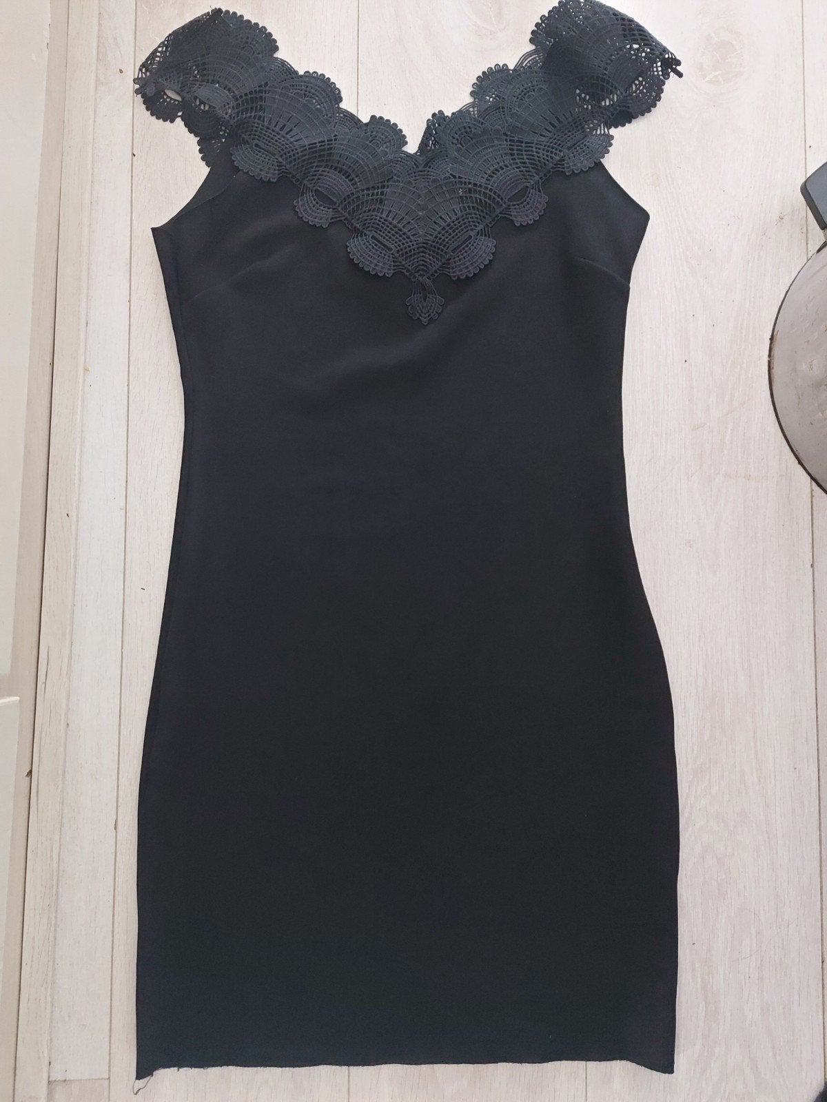Zwarte suède jurk met kanten details - Maat L, Ophalen of Verzenden, Gedragen, Maat 42/44 (L), Zwart
