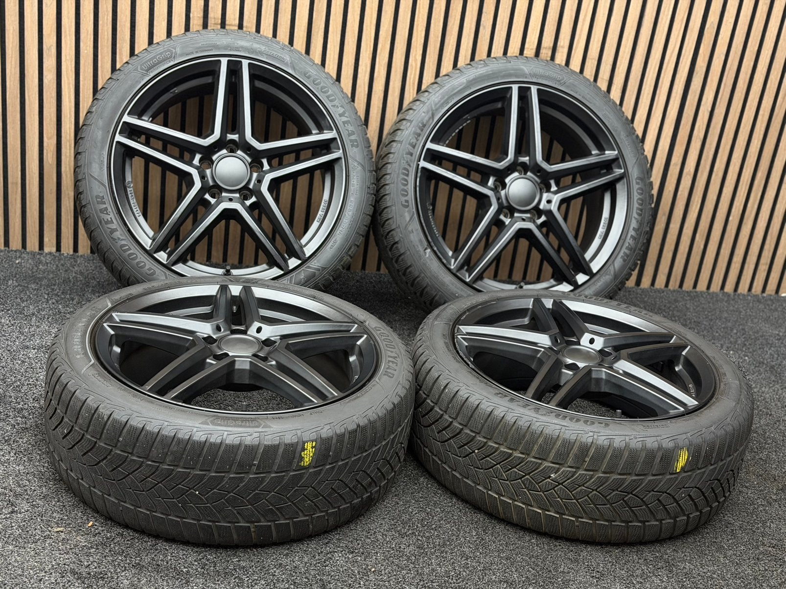 WINTER! 18 inch Rial M10 - Skoda Octavia 5x112 ET49 Goodyear, Ophalen, 18 inch, ., Banden en Velgen