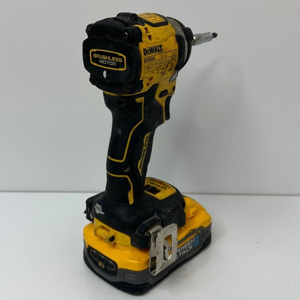 Foto 3 van Dewalt DCF850 Slagschoevendraaier 18V+ 5.0Ah accu | gebruikt