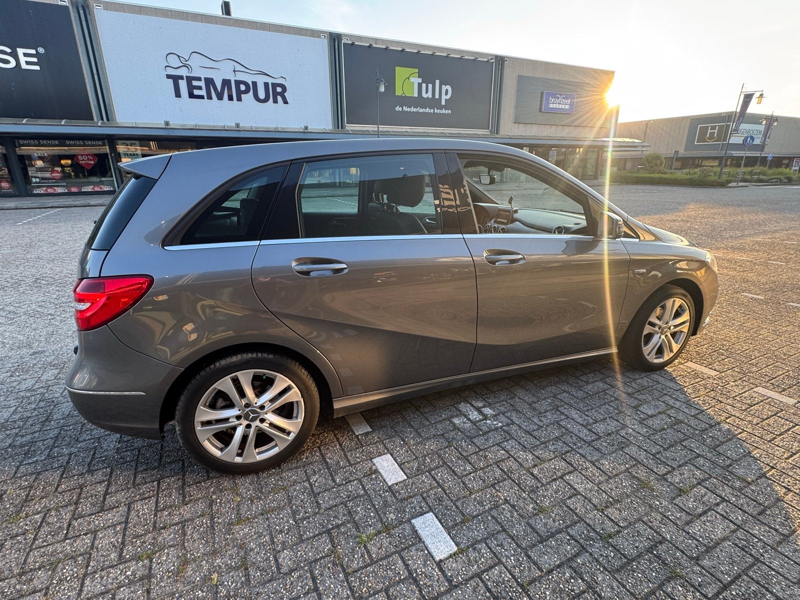 Mercedes-Benz B-Klasse 1.6 B180 5DRS Blue EFF 2012 Grijs, Auto's, Voorwielaandrijving, 1295 kg, 4 cilinders, 122 pk