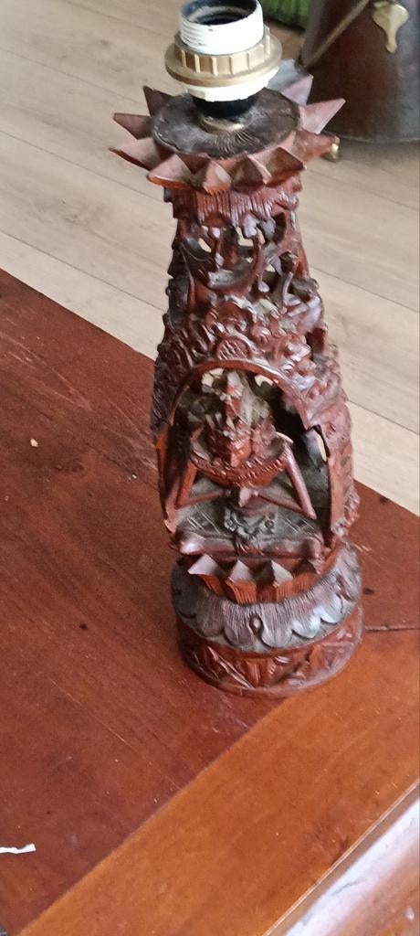 Unieke handgesneden houten lampvoet, Ophalen