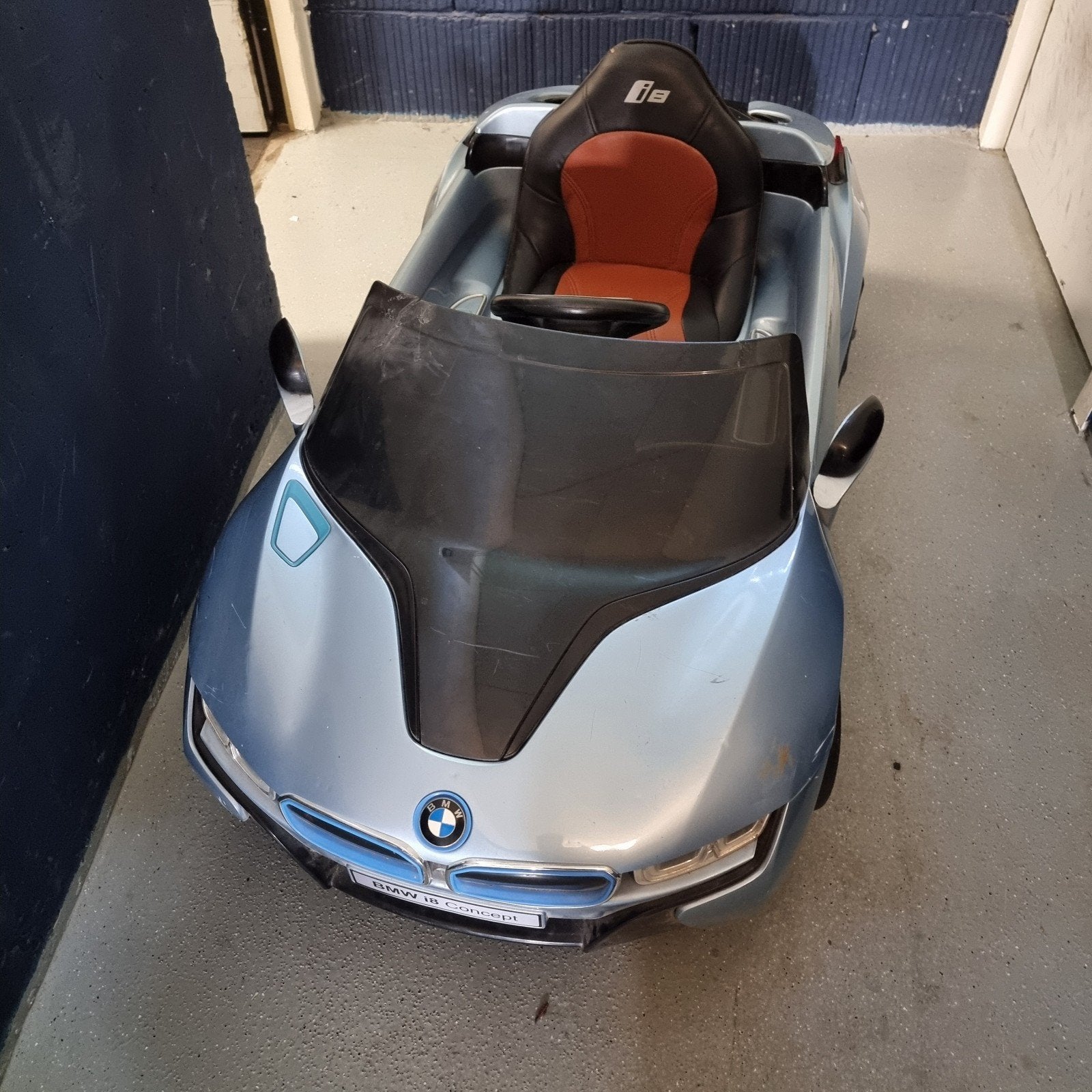 Leuke BMW kinderauto met geluiden en oplader, Ophalen