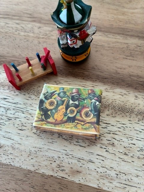 Poppenhuis muziekdoosje, Ophalen of Verzenden, Zo goed als nieuw, Poppenhuis