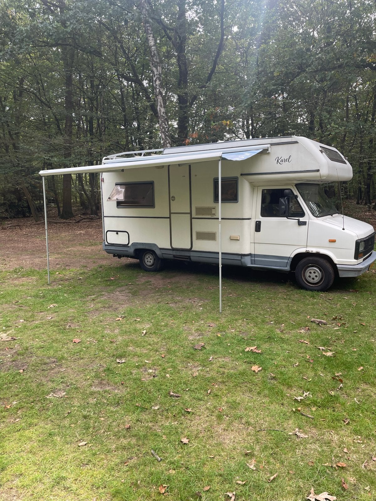 Fijne en betrouwbare camper, APK tot 2027, klaar voor gebrui, Chemisch toilet, Alkoof, Reservewiel, Treinzit