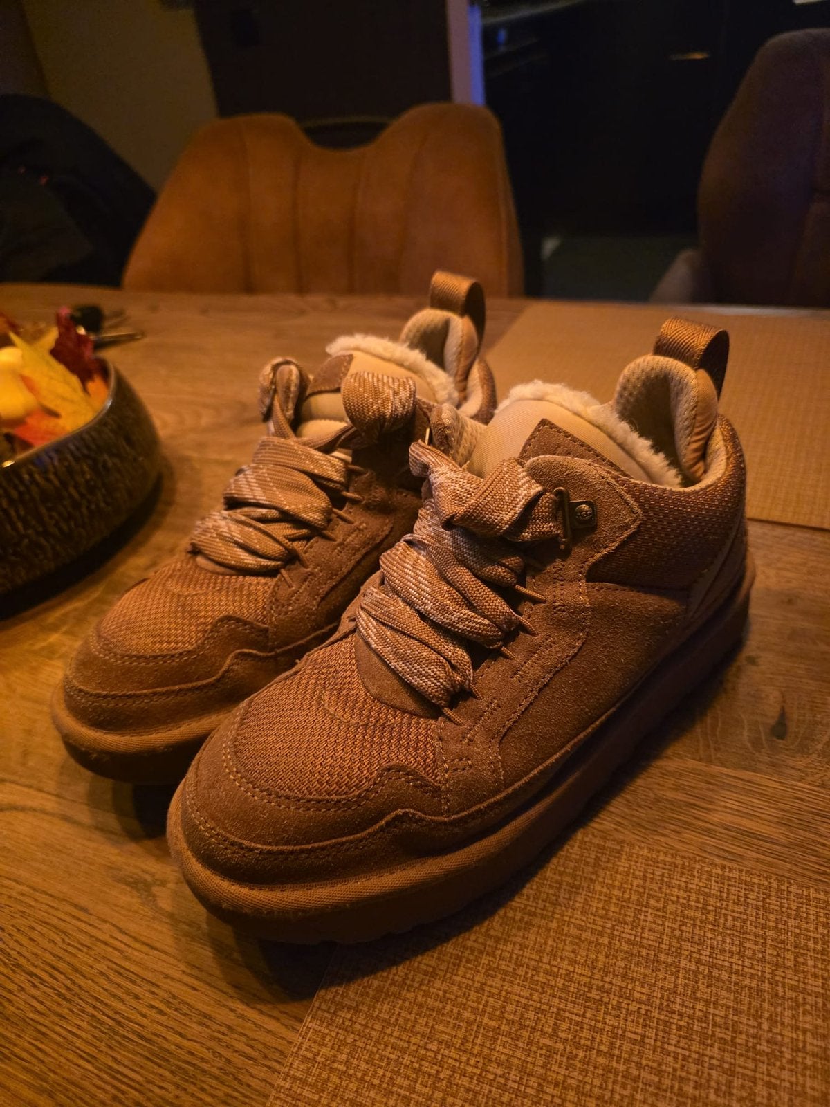 UGGS Schoenen, Ophalen of Verzenden, Zo goed als nieuw, Bruin, Sneakers of Gympen