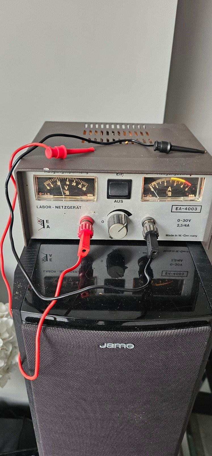 regelbaar Laboratorium Voeding 0-30V 2.5/4A, Ophalen of Verzenden, Gebruikt