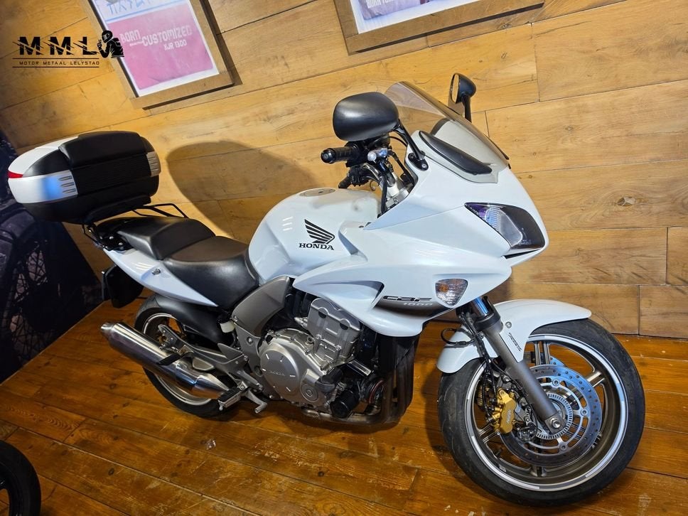 HONDA CBF 1000 A (bj 2011) 22.000 km, HONDA, 4 cilinders, Motorrijbewijs A, Bedrijf
