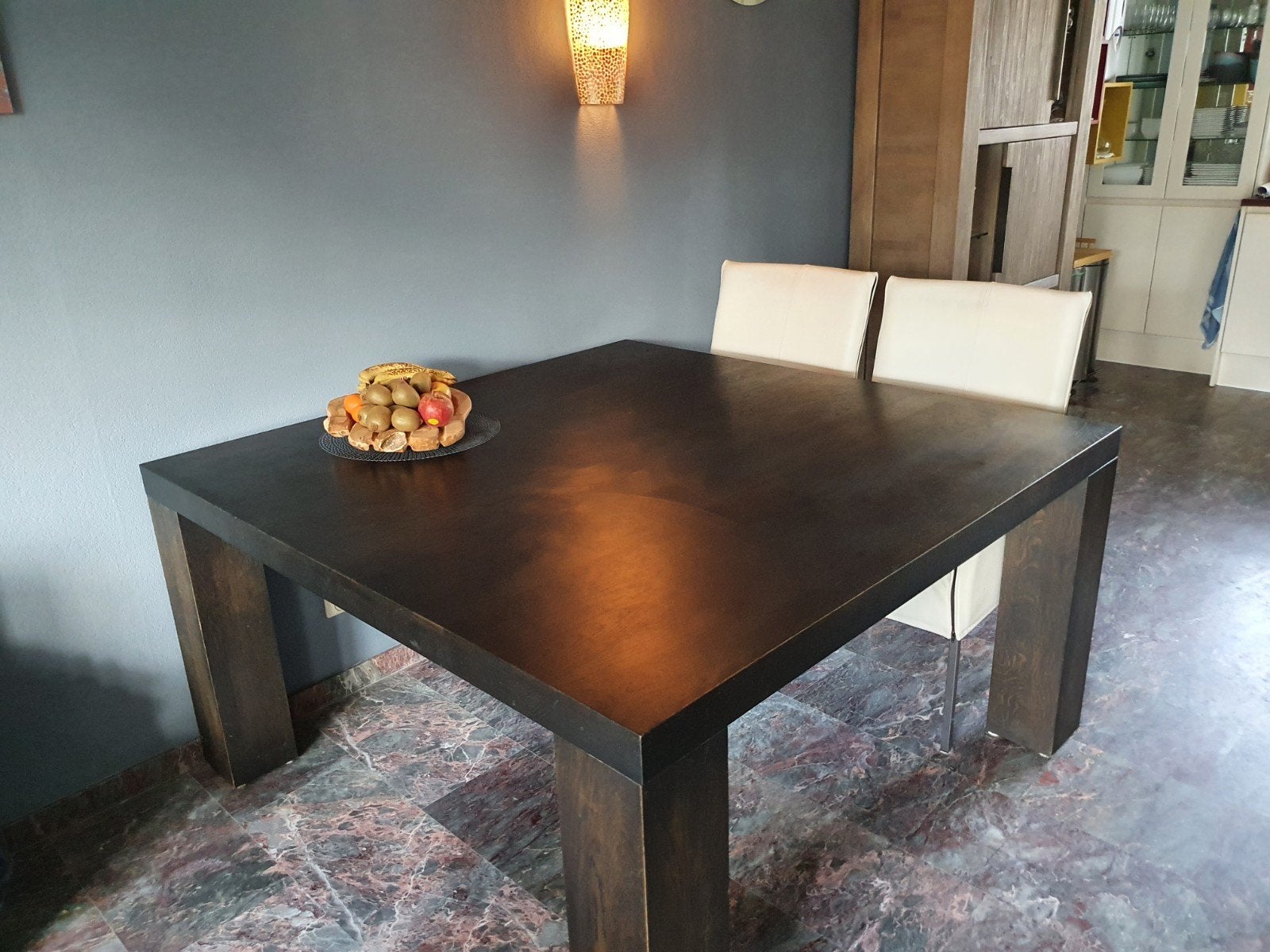 Robuuste vierkante eettafel, donkerbruin hout, Huis en Inrichting, Tafels | Eettafels, Ophalen, Vierkant, Vier personen, Overige houtsoorten
