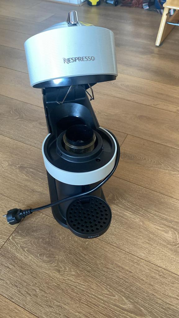 Nespresso Vertuo machine, Gebruikt, Koffiemachine, Ophalen of Verzenden, 1 kopje