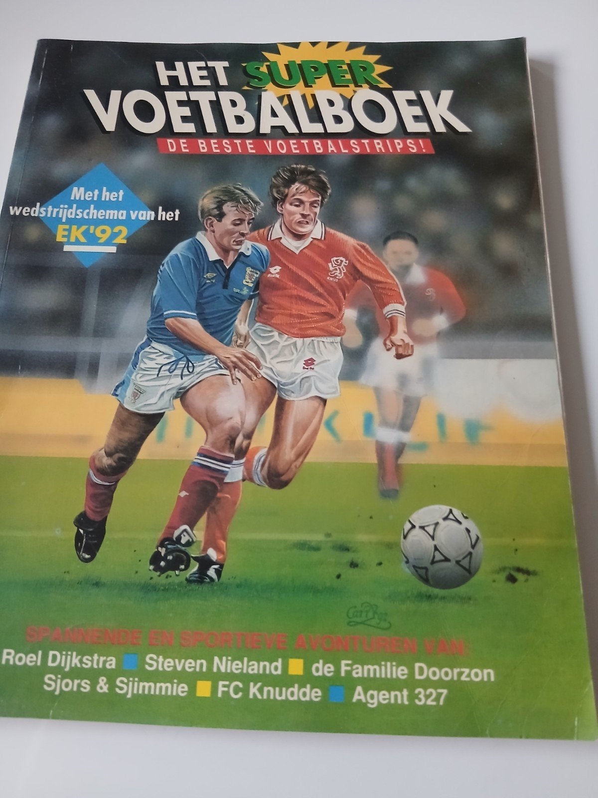 Het Super Voetbalboek - De Beste Voetbalstrips!, Eén stripboek, Ophalen of Verzenden, Gelezen, Diverse auteurs