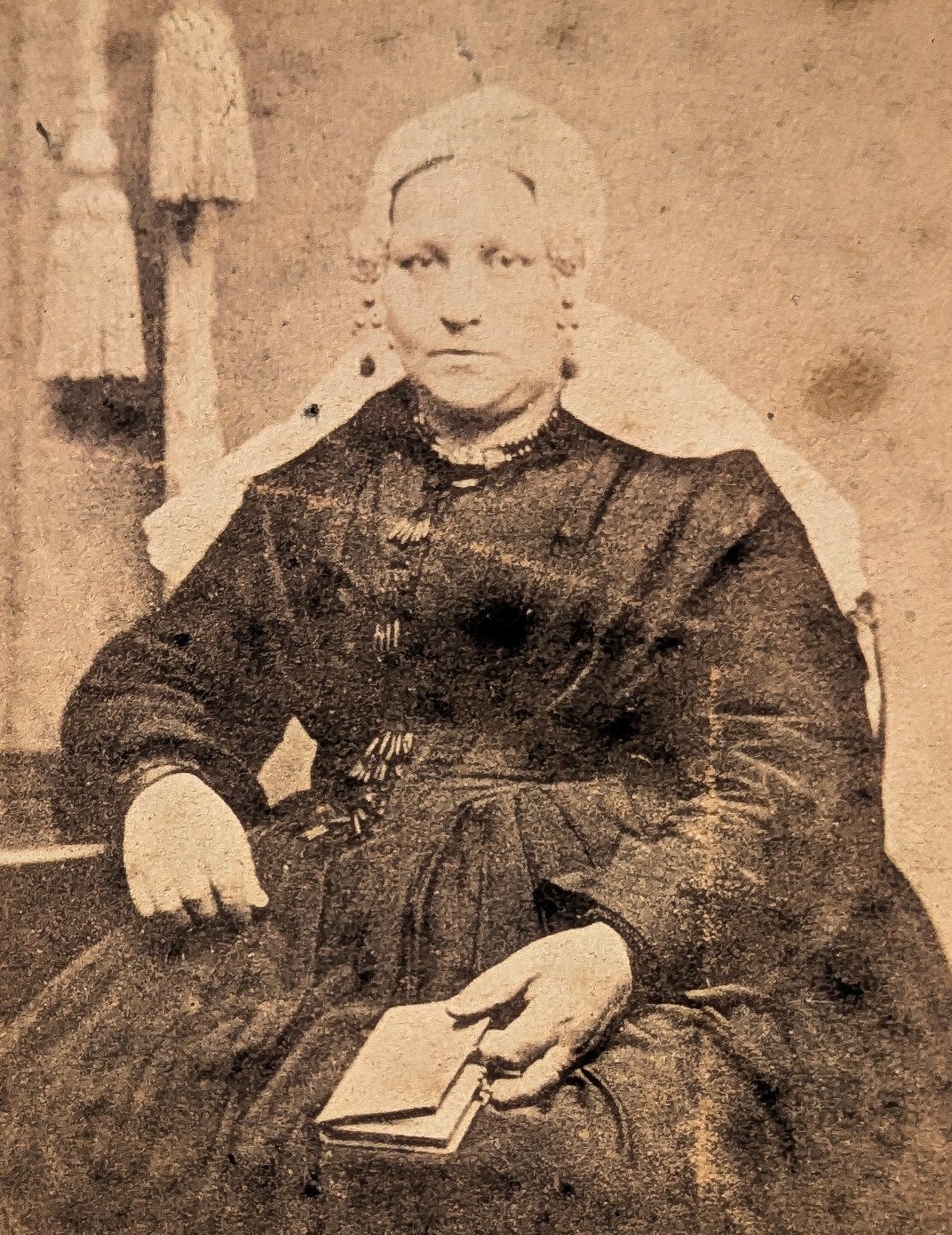 CDV 1860 Dame Klederdracht Hessing v. Proijen Rotterdam, Gebruikt, Foto, Klederdracht, Ophalen of Verzenden