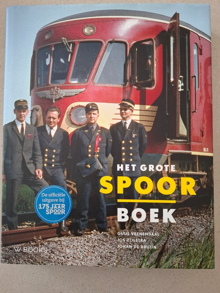 Het grote spoorboek Guus Veenendaal, Ophalen of Verzenden, Zo goed als nieuw, Trein, Boek of Tijdschrift