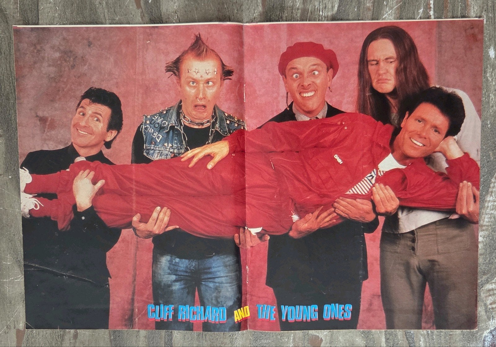 Poster: Cliff Richard & The Young Ones, Verzamelen, Ophalen of Verzenden, Zo goed als nieuw, A1 t/m A3, Muziek