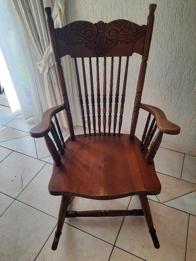 Zeer mooie antieke schommelstoel ( J 54 ), Antiek en Kunst, Antiek | Meubels | Stoelen en Banken, Ophalen