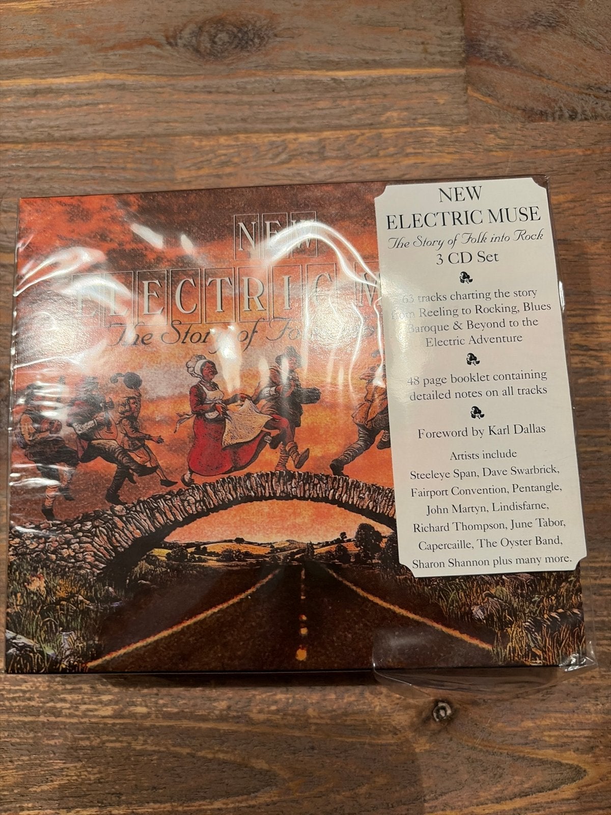 New Electric Muse: The Story of Folk into Rock 3 CD Set, Ophalen of Verzenden, Zo goed als nieuw, Boxset, Inclusief boekje