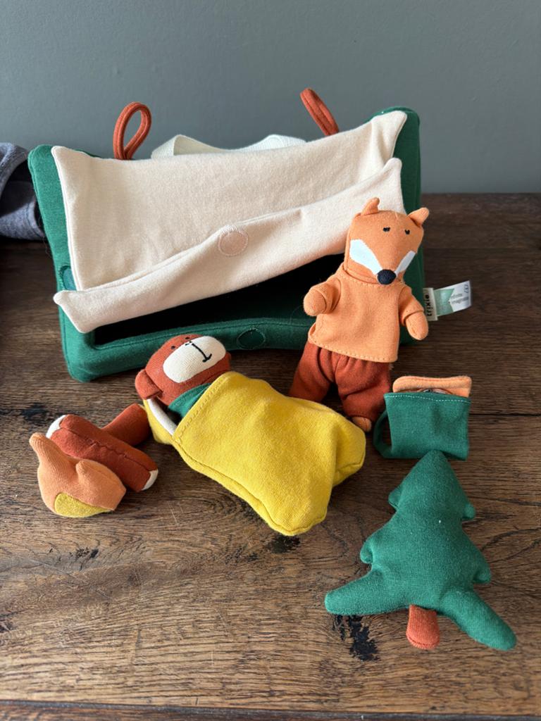 Trixie speeltentje met knuffels (vos en beer) - camping, Ophalen, Overige merken, Zo goed als nieuw, Middelgroot (20 tot 80 cm)
