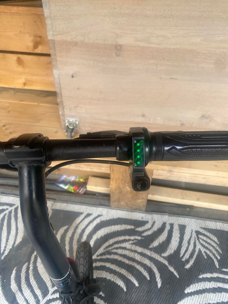 MoovWay Elektrisch fietsje, in hele goeie staat, Fietsen en Brommers, Elektrische fietsen, Minder dan 30 km per accu, Gebruikt
