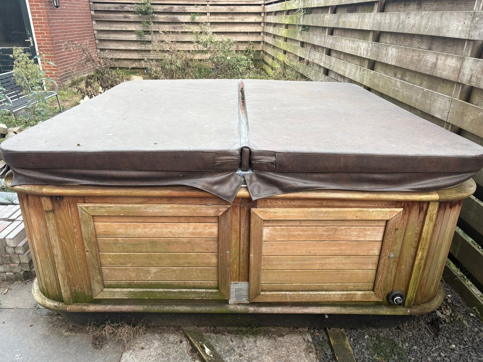 Gratis Jacuzzi, Tuin en Terras, Ophalen, Gebruikt, Afdekzeil, Vast