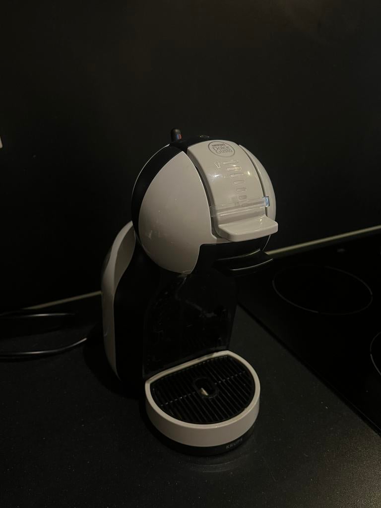 Nescafe Dolce Gusto, Koffiepads en cups, Gebruikt, Koffiemachine, Ophalen of Verzenden