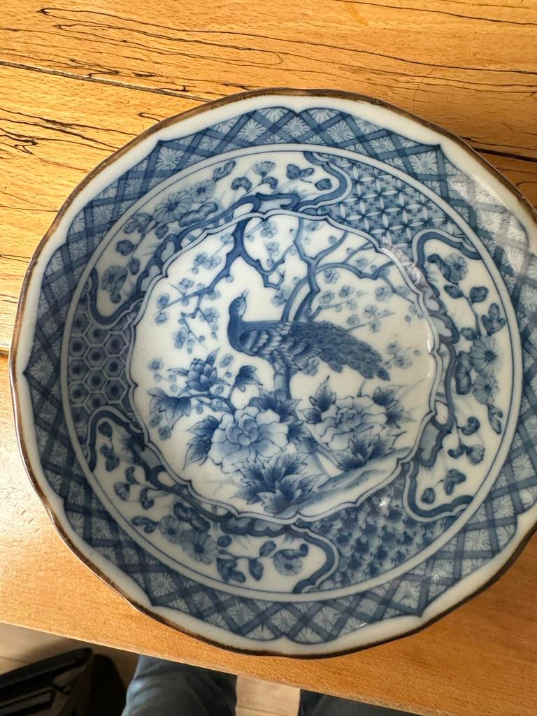 Antiek Japans schaaltje met pauw en bloemen, Antiek en Kunst, Antiek | Servies los, Ophalen of Verzenden