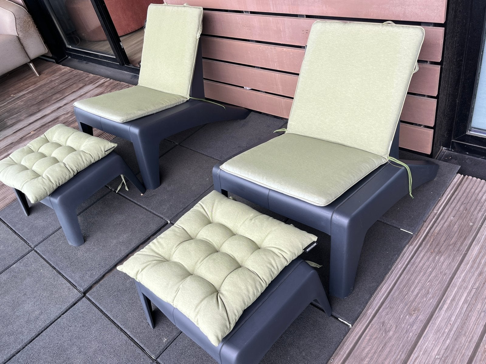 Twee tuinstoelen Halios grijs Praxis (met tafeltjes), Tuin en Terras, Tuinsets en Loungesets, Zo goed als nieuw, Kunststof, 2 zitplaatsen